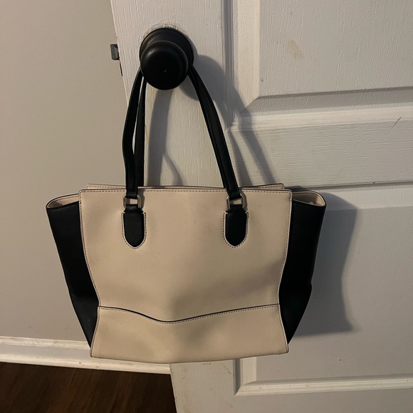 Kate Spade purse - Picture 2 of 3